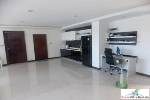 Apartment in Pattaya, Thailand 2 bedrooms № 193174 - photo 3