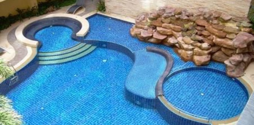 Apartment in Pattaya, Thailand 2 bedrooms № 193174