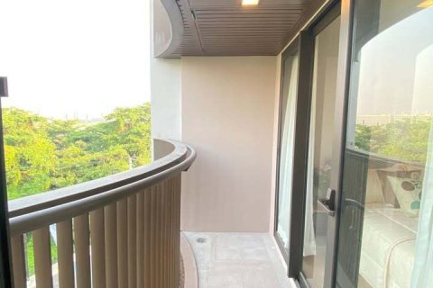 Studio in the Condo in Watthana, Bangkok, Thailand  № 173854 - photo 9