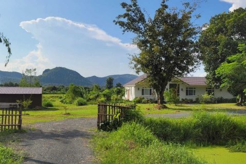 House in Mae On, Thailand 3 bedrooms № 139841 - photo 1