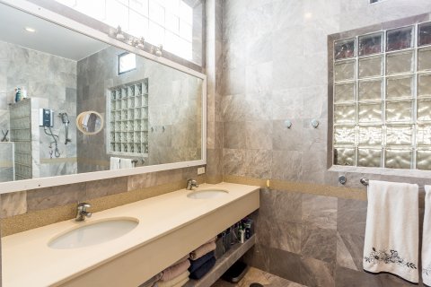 Villa in Hua Hin, Thailand 3 bedrooms № 168716 - photo 16