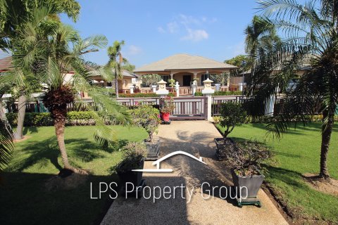 Villa in Cha-am, Thailand 3 bedrooms № 168717 - photo 9