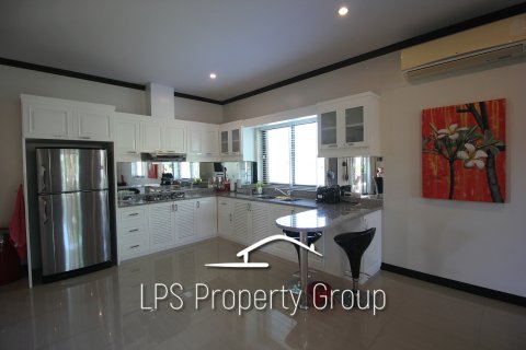 Villa in Cha-am, Thailand 3 bedrooms № 168717 - photo 16