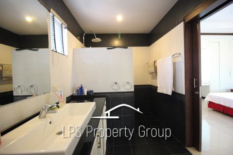 Villa in Cha-am, Thailand 3 bedrooms № 168717 - photo 24