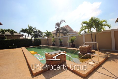 Villa in Cha-am, Thailand 3 bedrooms № 168717 - photo 4