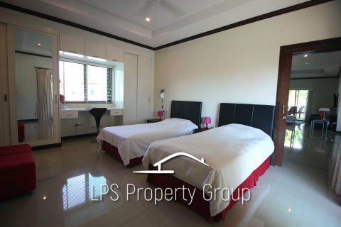 Villa in Cha-am, Thailand 3 bedrooms № 168717 - photo 22