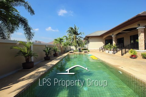 Villa in Cha-am, Thailand 3 bedrooms № 168717