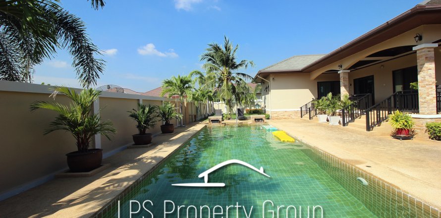 Villa in Cha-am, Thailand 3 bedrooms № 168717