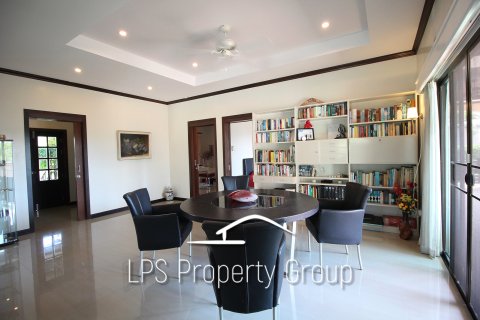 Villa in Cha-am, Thailand 3 bedrooms № 168717 - photo 19