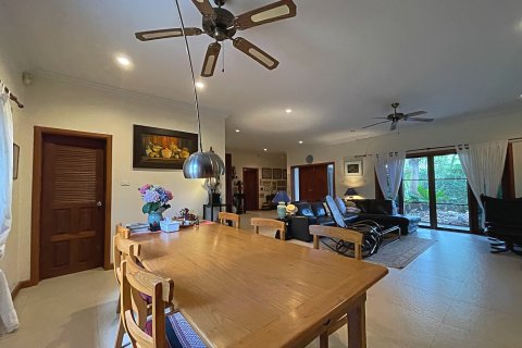 Villa in Hua Hin, Thailand 4 bedrooms № 168720 - photo 6