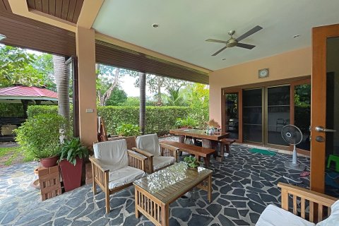 Villa in Hua Hin, Thailand 4 bedrooms № 168720 - photo 12