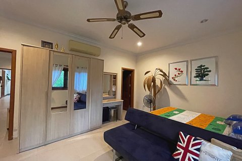 Villa in Hua Hin, Thailand 4 bedrooms № 168720 - photo 8
