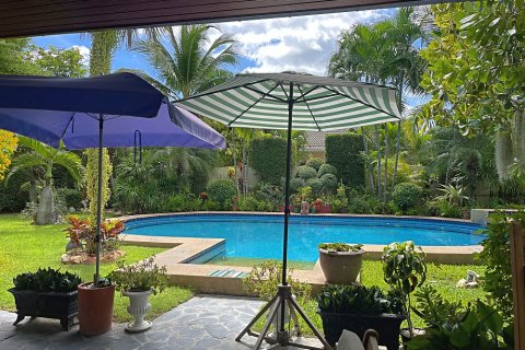 Villa in Hua Hin, Thailand 4 bedrooms № 168720 - photo 15