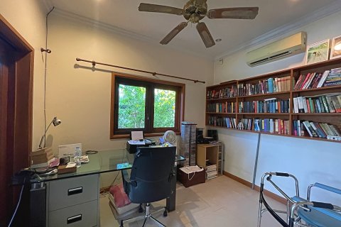 Villa in Hua Hin, Thailand 4 bedrooms № 168720 - photo 9