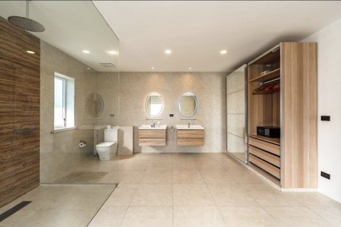 Villa in Phuket, Thailand 4 bedrooms № 151236 - photo 15