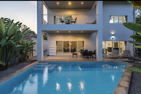 Villa in Phuket, Thailand 4 bedrooms № 151236 - photo 2