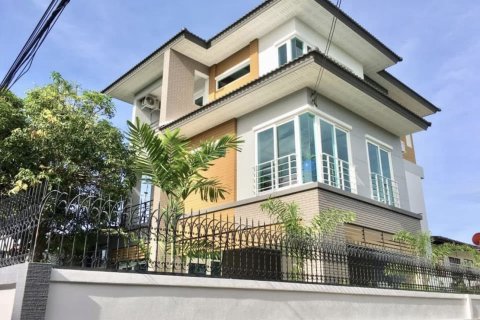 Maison à Huai Khwang, Bangkok, Thaïlande 4 chambres № 151231 - photo 2