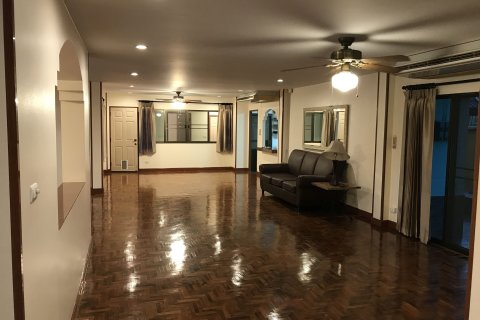 House in Chiang Mai, Thailand 4 bedrooms № 157873 - photo 6