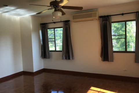 House in Chiang Mai, Thailand 4 bedrooms № 157873 - photo 14