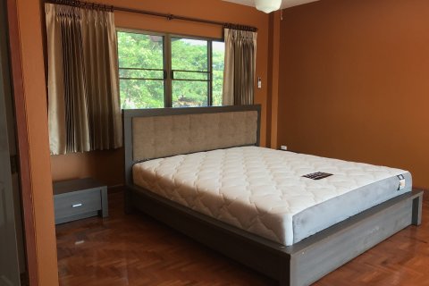 House in Chiang Mai, Thailand 4 bedrooms № 157873 - photo 12