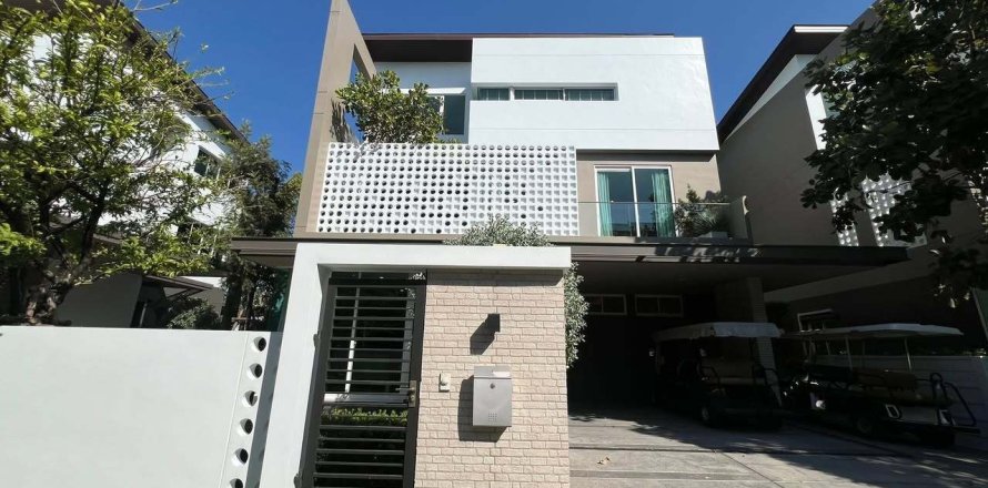 House in Samut Prakan, Thailand 4 bedrooms № 157876