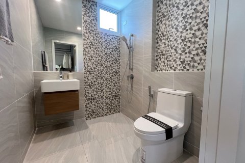 House in Samut Prakan, Thailand 4 bedrooms № 157876 - photo 24