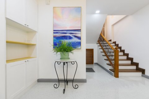 Villa in Chiang Mai, Thailand 5 bedrooms № 171872 - photo 2