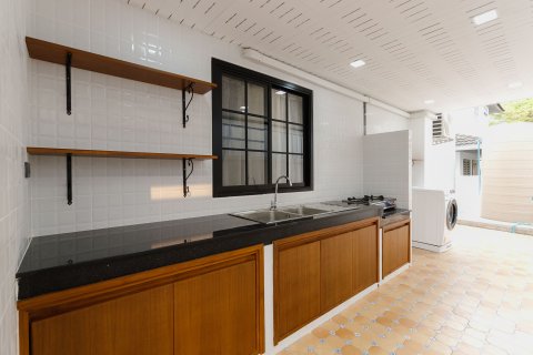 Villa in Chiang Mai, Thailand 5 bedrooms № 171872 - photo 14