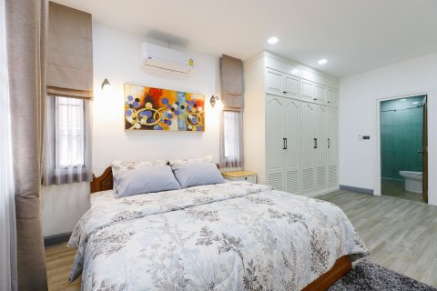 Villa in Chiang Mai, Thailand 5 bedrooms № 171872 - photo 28