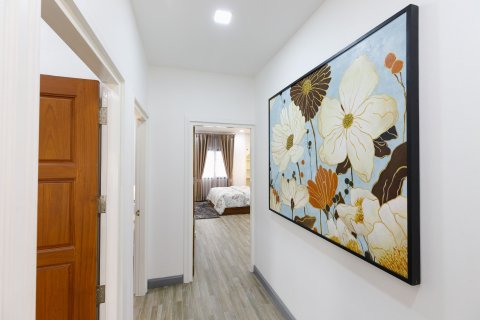 Villa in Chiang Mai, Thailand 5 bedrooms № 171872 - photo 22