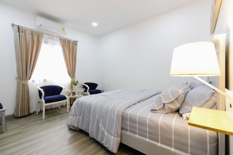 Villa in Chiang Mai, Thailand 5 bedrooms № 171872 - photo 25