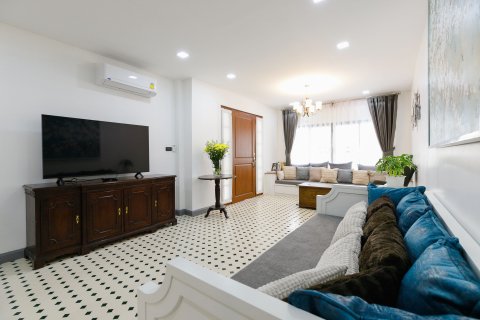 Villa in Chiang Mai, Thailand 5 bedrooms № 171872 - photo 19