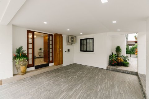 Villa in Chiang Mai, Thailand 5 bedrooms № 171872 - photo 11