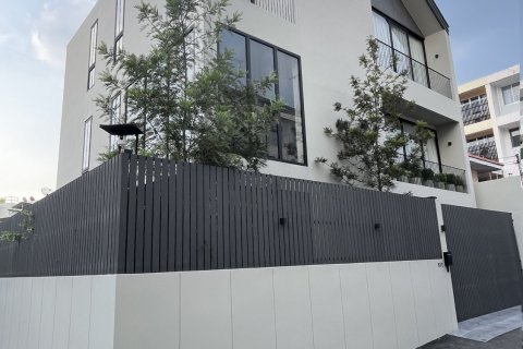 Maison à Watthana, Bangkok, Thaïlande 4 chambres № 171873 - photo 4