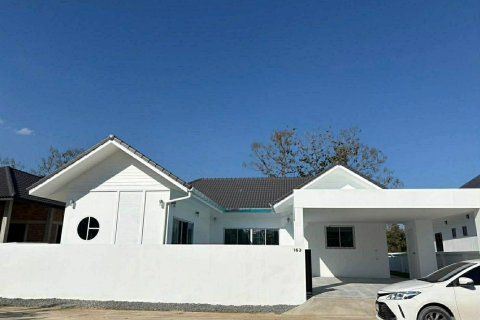 Villa in Chiang Mai, Thailand 3 bedrooms № 171874 - photo 2