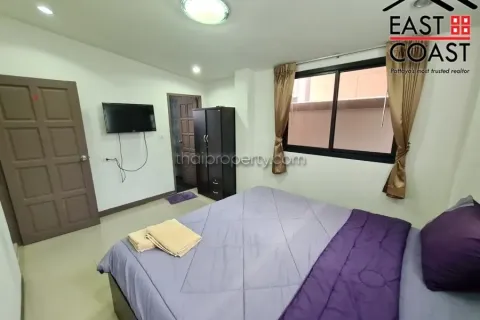 Casa de 6 dormitorios en Jomtien Beach, Pattaya, Tailandia № 213813 - foto 19
