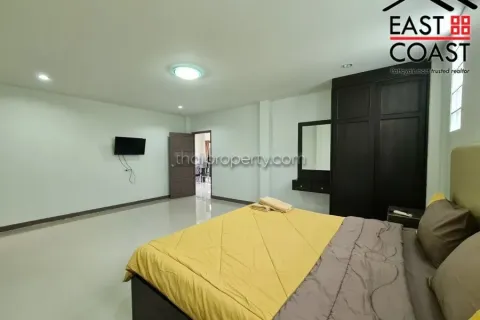 Casa de 6 dormitorios en Jomtien Beach, Pattaya, Tailandia № 213813 - foto 15