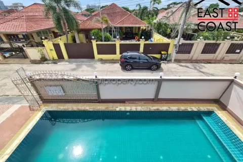 Casa de 6 dormitorios en Jomtien Beach, Pattaya, Tailandia № 213813 - foto 27