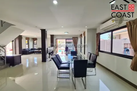 Casa de 6 dormitorios en Jomtien Beach, Pattaya, Tailandia № 213813 - foto 7