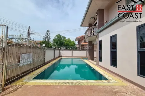Casa de 6 dormitorios en Jomtien Beach, Pattaya, Tailandia № 213813 - foto 3