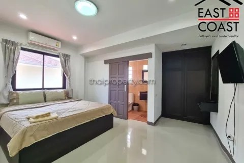 Casa de 6 dormitorios en Jomtien Beach, Pattaya, Tailandia № 213813 - foto 22