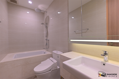 Condo in Bangkok, Thailand, 2 bedrooms № 185047 - photo 2