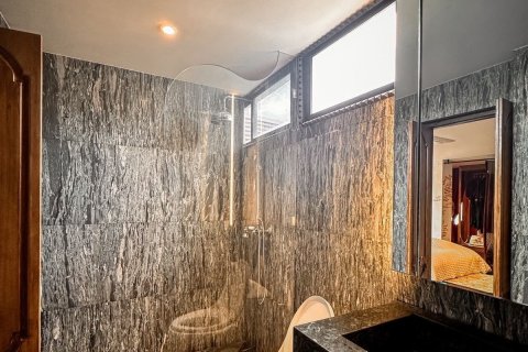 Condo à Watthana, Bangkok, Thaïlande, 3 chambres № 201244 - photo 20