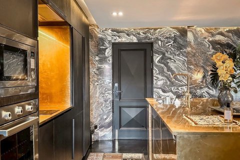 Condo à Watthana, Bangkok, Thaïlande, 3 chambres № 201244 - photo 7