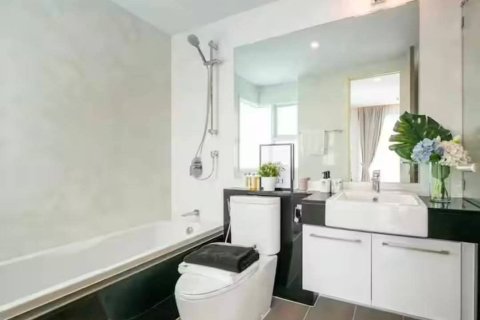 Condo à Yan Nawa, Bangkok, Thaïlande, 3 chambres  № 160553 - photo 15