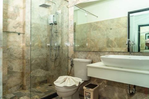 Condo à Phuket, Thaïlande, 2 chambres № 140427 - photo 11