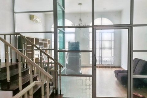 Таунхаус в Бангкоке, Таиланд с 4 спальнями  № 115122 - фото 3