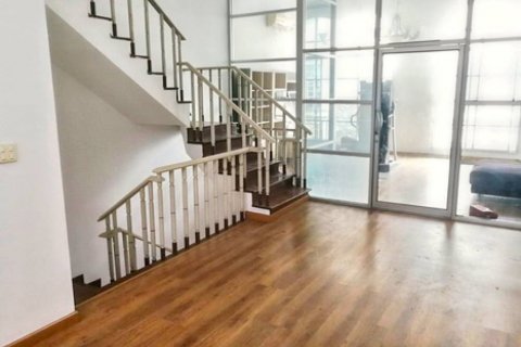 Таунхаус в Бангкоке, Таиланд с 4 спальнями  № 115122 - фото 2