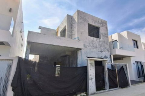 Вилла в Раваи, Таиланд с 4 спальнями  № 115124 - фото 1