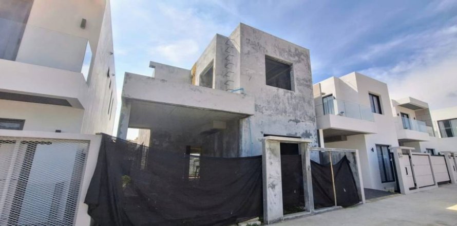 Вилла в Раваи, Таиланд с 4 спальнями  № 115124